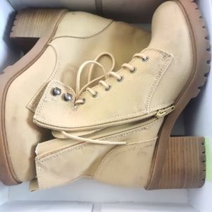 Sonoma healed soft lace and zip combat style boots